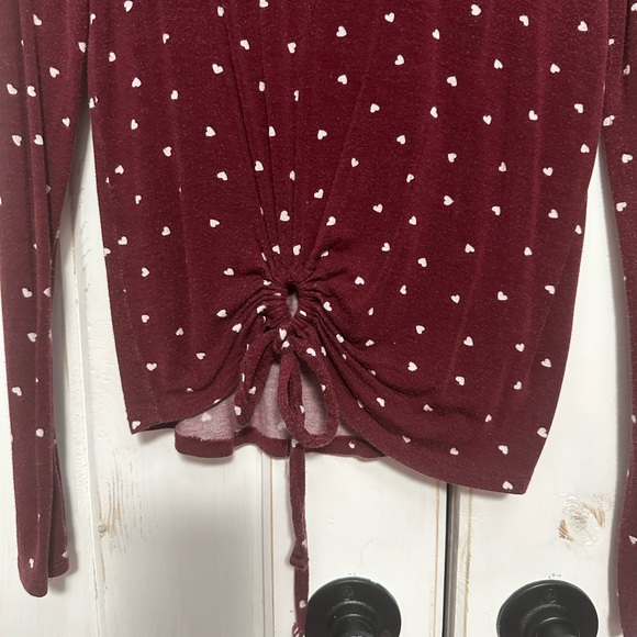 Cute Burgundy Casual Top with Hearts on it - Picture 2 of 2